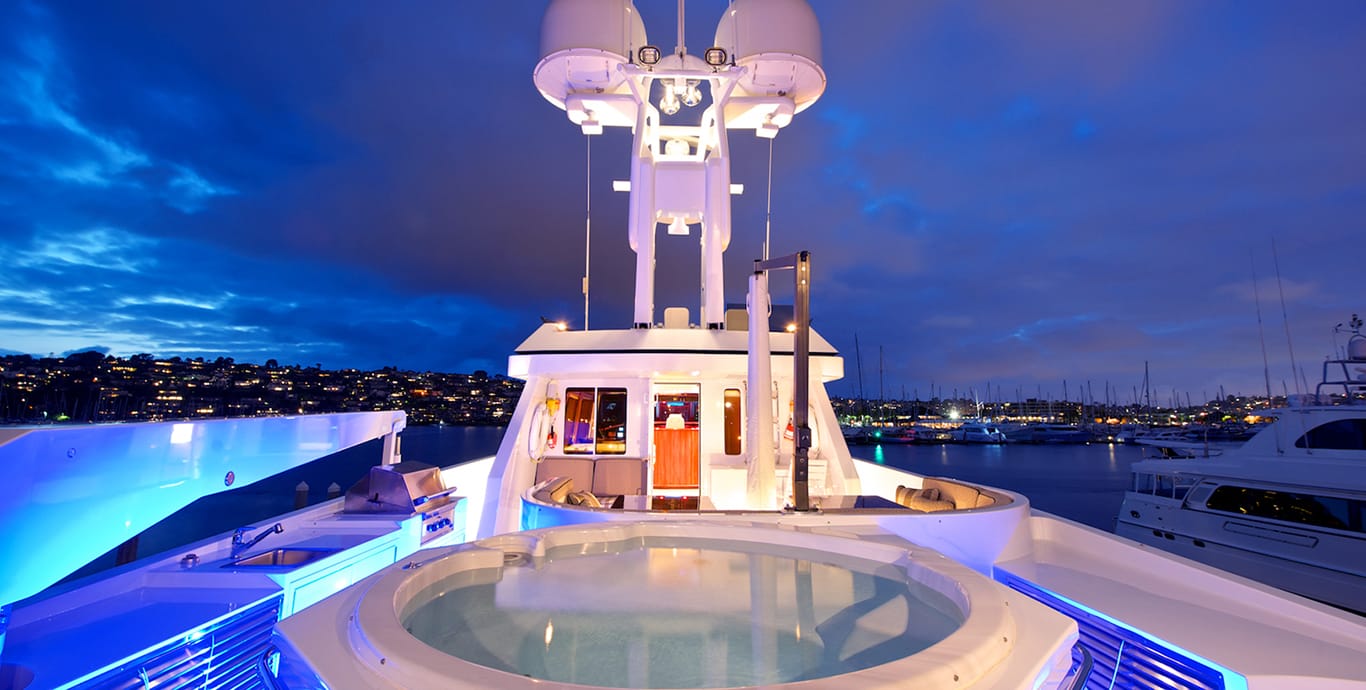 fan sea yacht