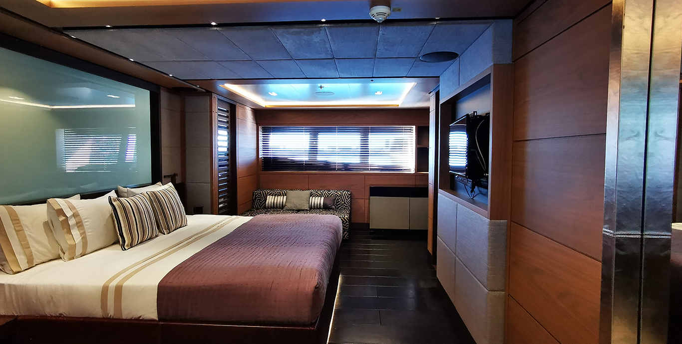 NAVIS ONE Yacht | Fraser